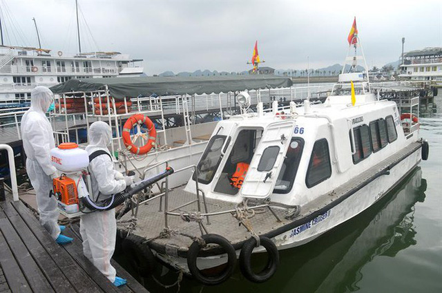 Quảng Ninh phát hiện 4 hành khách có dấu hiệu nhiễm Covid-19