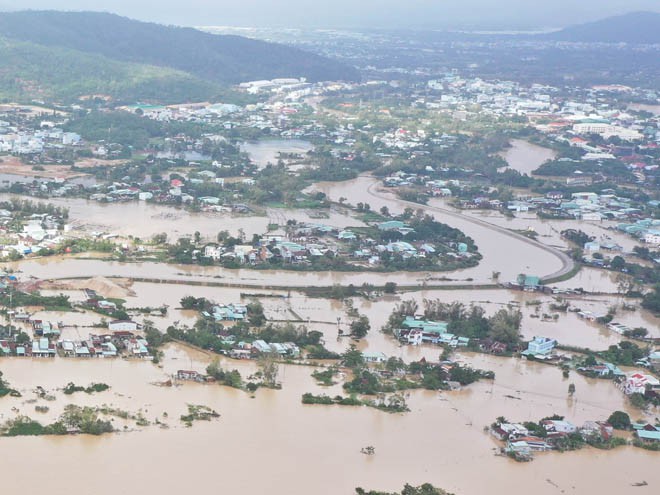 Bình Định: Quy Nhơn có hơn 8.000 nhà dân bị ngập nước