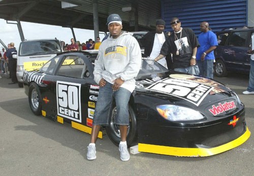 Con đường 'đốt tiền' của rapper giàu có bậc nhất nước Mỹ