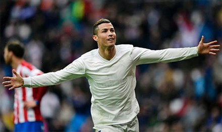 Ronaldo lập cú đúp, Real vượt trước bảy điểm so với Barca