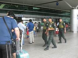 Hành khách gây bạo loạn bị cấm bay vĩnh viễn