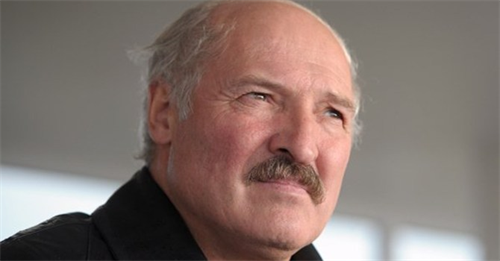 “Lãnh hậu quả” vì dám thách Tổng thống Belarus dội nước đá