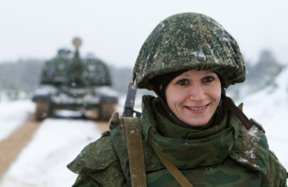 Nữ sĩ quan lần đầu bổ sung hàng ngũ quân dù Nga