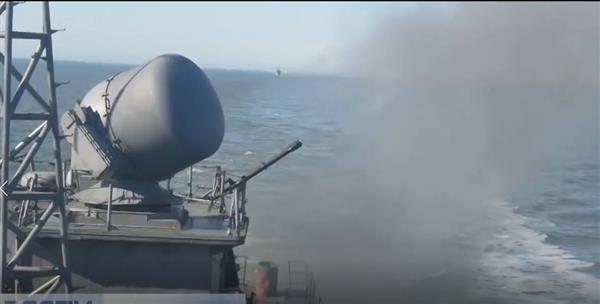 Video: Mục kích tàu săn ngầm Nga khai hỏa 