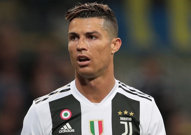Ronaldo bị điều tra vì vi phạm quy tắc cách ly tại Italy