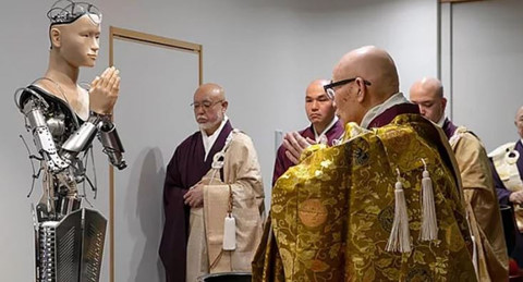 Robot giá 900.000 USD truyền đạo tại một ngôi chùa cổ ở Nhật Bản