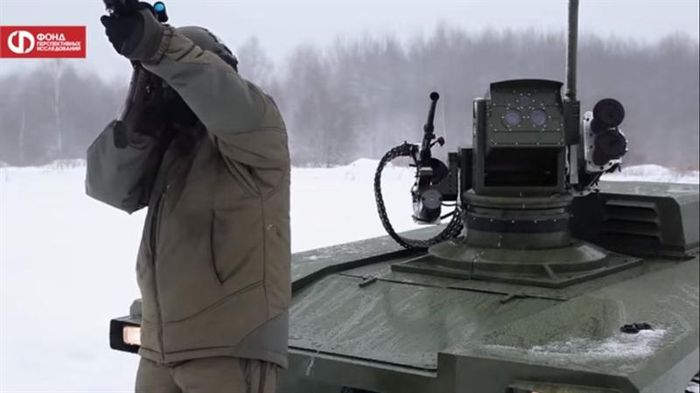 Robot Nga vận hành bằng khẩu lệnh, tự phối hợp với UAV