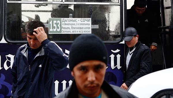 Tại sao người Việt Nam chúng ta cứ phải chạy theo hạn ngạch lao động