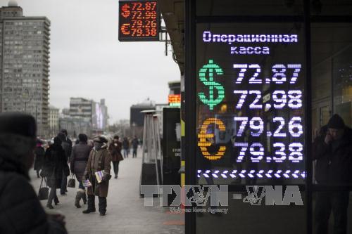 Chứng khoán Nga lao dốc, đồng ruble nguy cơ thấp kỷ lục