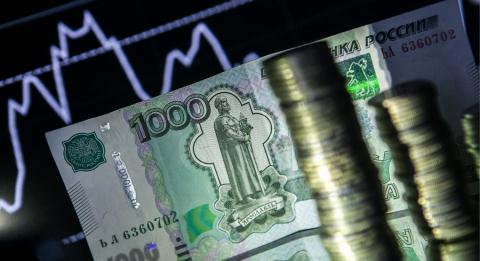 Rúp Nga ngày càng rời xa đô la Mỹ