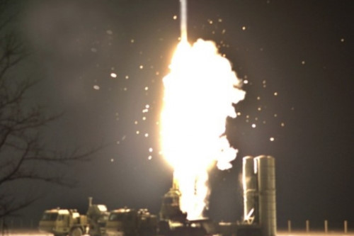 Đức gọi tổ hợp tên lửa phòng không S-400 Triumph của Nga là “cơn ác mộng”