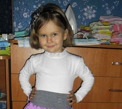 Bé 6 tuổi lấy thân mình hứng nước sôi cứu em trai