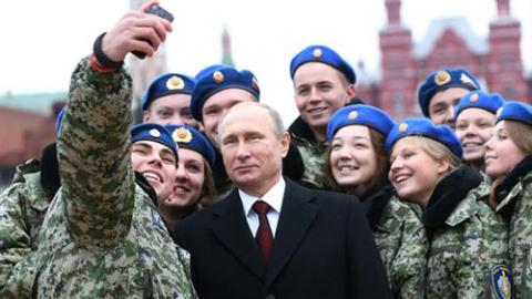Mục đích ông Putin khôi phục cấp Chính ủy trong quân đội