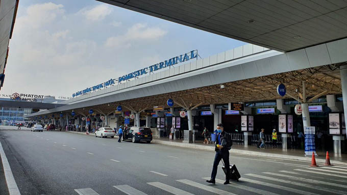 Nhân viên sân bay Tân Sơn Nhất dương tính Covid-19: Thần tốc xét nghiệm 1.000 người tại sân bay trong đêm nay 6.2