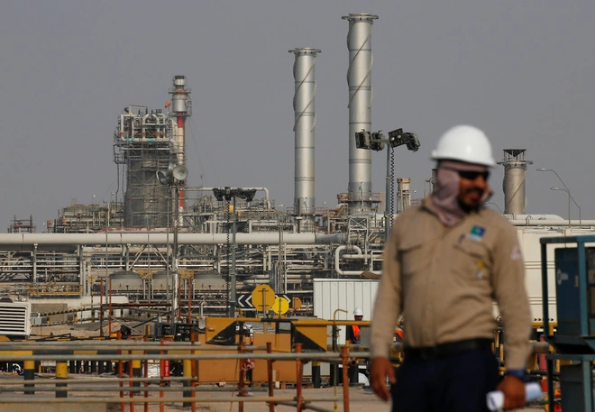Nếu Nga giảm sản lượng, Saudi Arabia sẵn sàng bơm thêm dầu