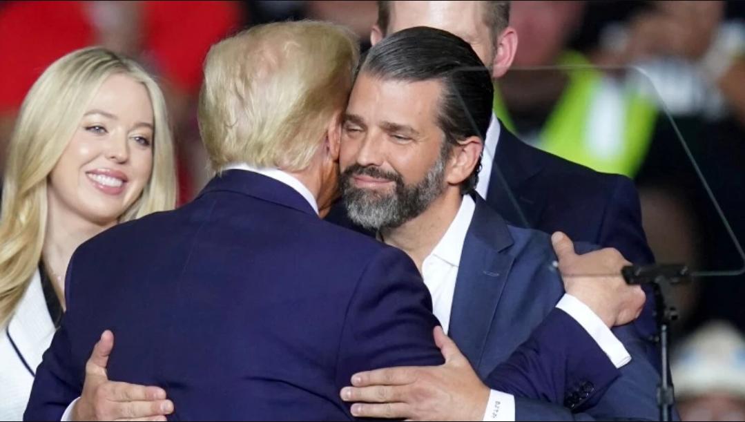 The Hill: Con trai Tổng thống Trump sẽ tham gia đường đua Nhà Trắng 2028