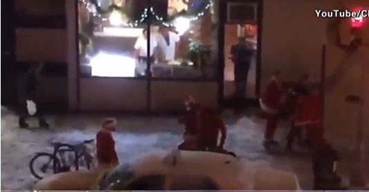Ông già Noel đánh đấm, cãi lộn tại New York