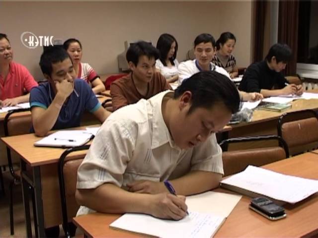Người lao động Việt Nam học tiếng Nga