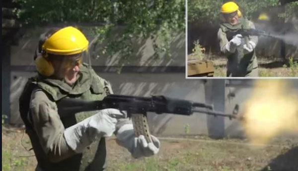 Video: Cận cảnh thử nghiệm súng AK-74M xả liên tiếp gần 600 viên đạn