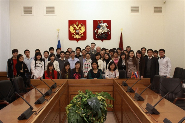 Đoàn sinh viên Việt Nam tại Nga gặp gỡ đại diện Đuma thành phố Matxcơva