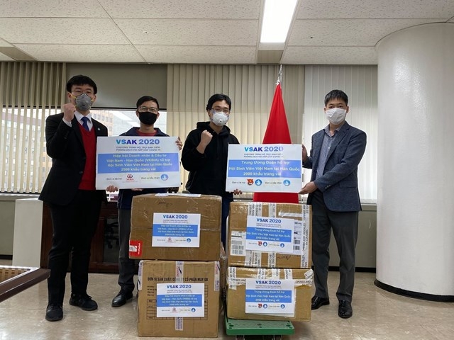 Sinh viên Việt Nam tại Hàn Quốc tiếp tục chương trình hỗ trợ khẩu trang chống dịch COVID-19