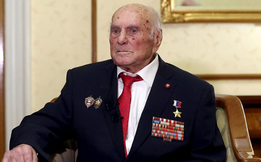 Sỹ quan tình báo vĩ đại của Liên Xô qua đời ở tuổi 104