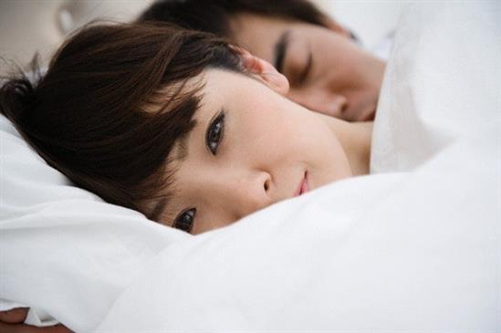 Có những chuyện vô lý đùng đùng mà chồng mình tin lấy được