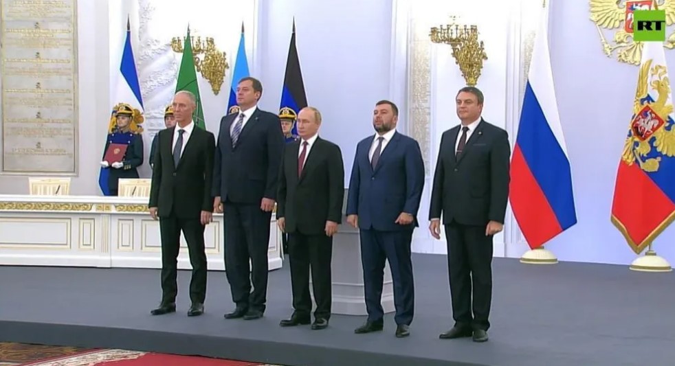 Tổng thống Putin ký hiệp ước sáp nhập 4 vùng lãnh thổ ly khai Ukraine