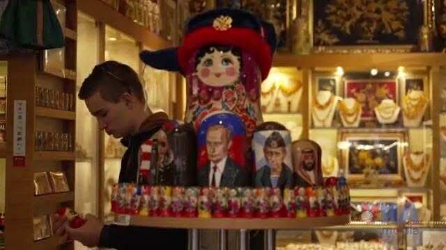 Cơn sốt đồ lưu niệm trước thềm hội nghị thượng đỉnh Nga-Mỹ