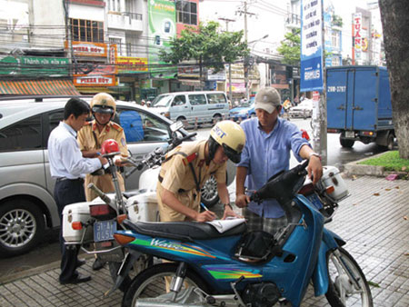 Lại phạt xe không chính chủ từ ngày 1/1/2014