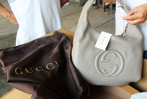 Lô hàng hiệu hàng chục tỷ đồng bị bắt tại khách sạn 5 sao