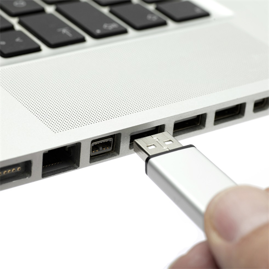 Máy tính không kết nối internet cũng bị gián điệp Mỹ theo dõi