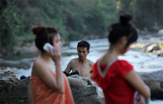 Ngắm người Thái “tắm tiên” ngày tết