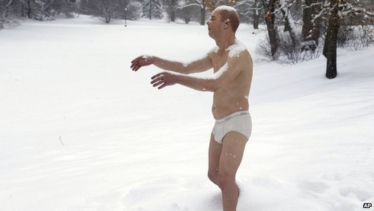 Tượng người gây hoảng sợ trong trường học