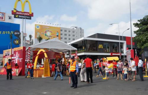 McDonald’s vào Việt Nam: Ai mừng, ai đắn đo?