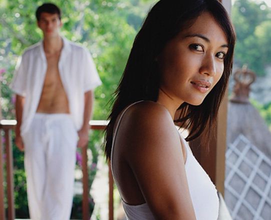 Vợ cứ ra đường là... hở