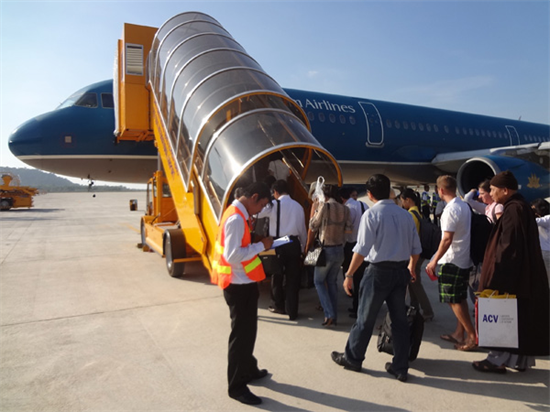 Đại lý vé máy bay Vietnam Airlines sẽ tự quyết mức phụ thu