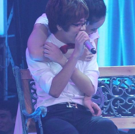 Bùi Anh Tuấn được Hà Hồ cứu vớt