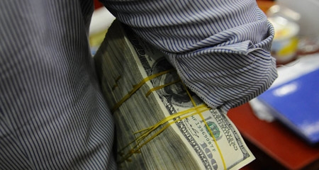 Tung hứng đồng tiền