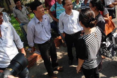 Hoàng Khương lĩnh y án 4 năm tù, bị bắt tại tòa