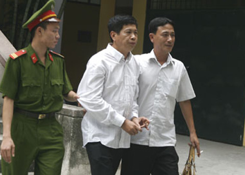 Đại gia, quan lớn lộ 