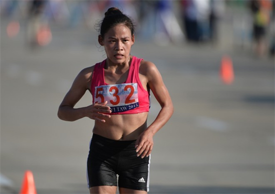 Nữ hoàng đi bộ được trao lại HCV SEA Games 27