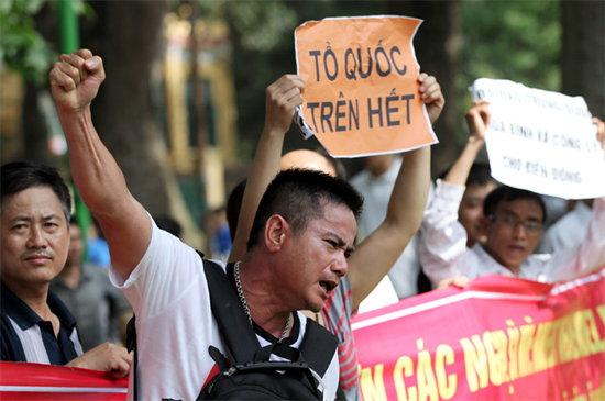 Yêu nước có cần 