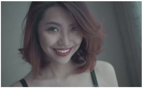 Nữ sinh Hà Nội quay clip quảng cáo đồ lót gây sốt