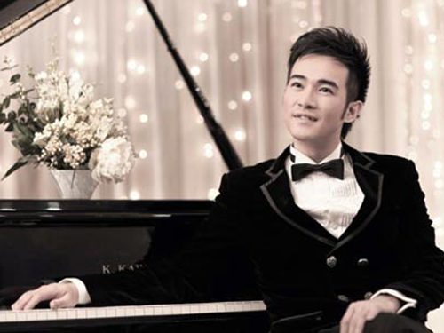 Ca sỹ Minh Quân: Yêu 'chân dài' rất tốn kém!