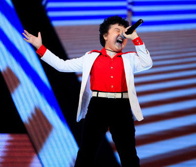 Mua vui người lớn bằng cuộc thi trẻ con