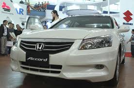 Chính thức giảm phí trước bạ đăng kí ôtô xuống 10%