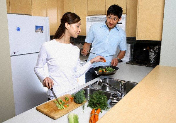 Muốn được chồng yêu thì phải biết chiều