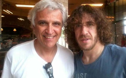 Puyol vô tình để lộ tin David Villa ra đi