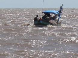 Hải quân Philippines cứu nạn 11 ngư dân Việt Nam